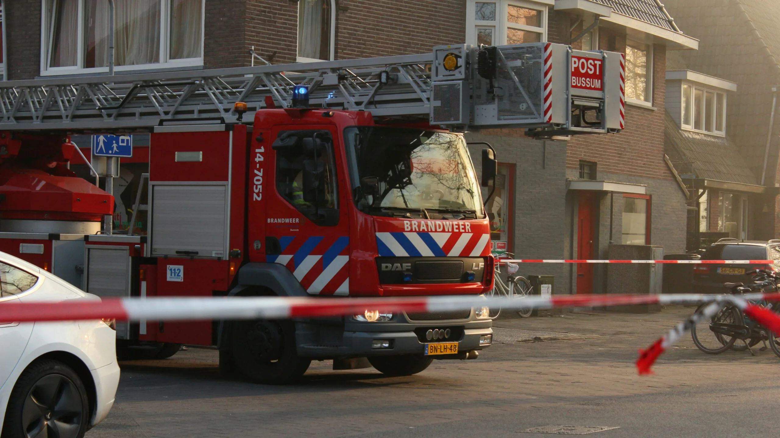 Scooter uitgebrand op parkeerterrein Willem de Zwijgerlaan Leiden