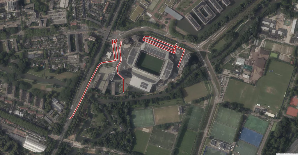 Voetganger zwaargewond na aanrijding bij FC Utrecht-stadion