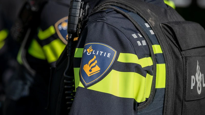 Drie mannen aangehouden na vondst vuurwapen in busje