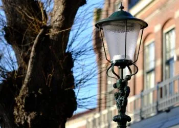 Historische gaslantaarns Voorschoten omgebouwd naar energiezuinige ledverlichting