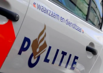 Politie zoekt getuigen van woningbrand aan Weteringkade