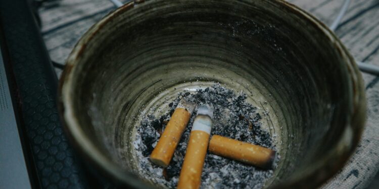 Ridderkerk plaatst ‘Rookvrij’-tegels bij alle bushaltes