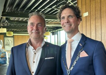 Nieuwe gemeentelijke onderscheiding ‘De Hillegomse Lelie’ gelanceerd