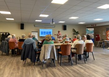 Senioren in Oegstgeest leren digitale boeven te slim af te zijn