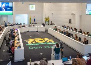 gemeenteraad den haag vergadering raadszaal