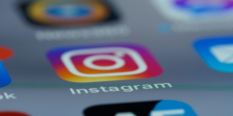Instagram-account gemeente Woerden gehackt: Criminelen versturen valse berichten